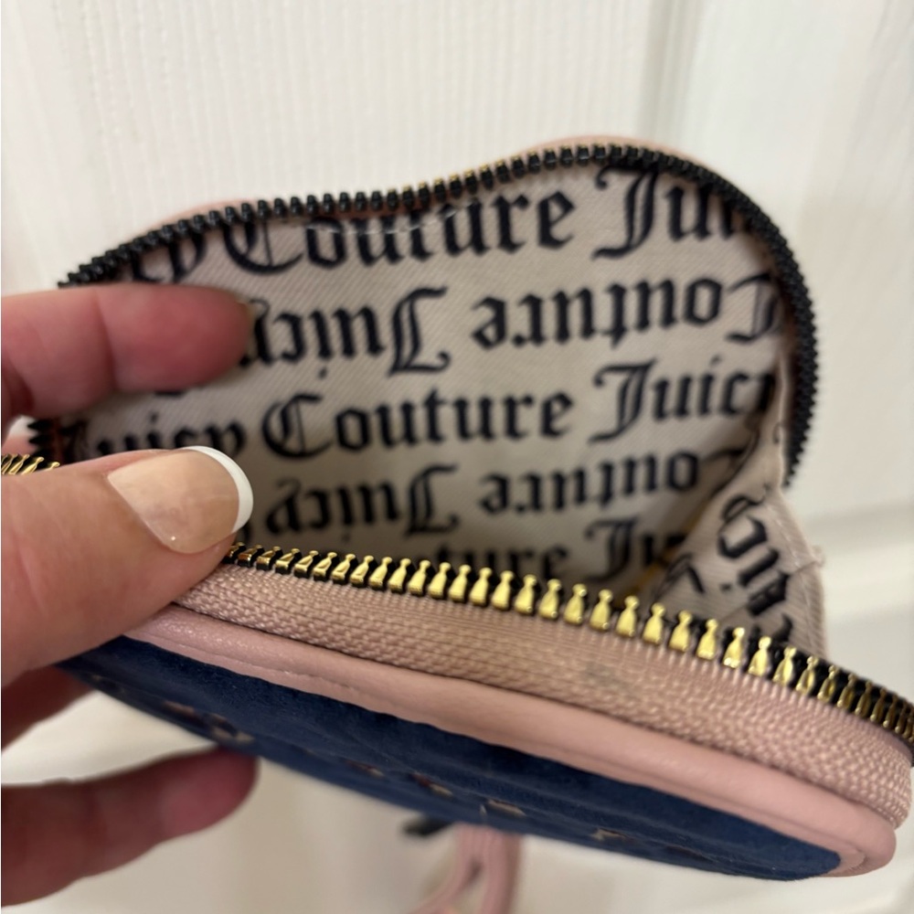 Juicy Couture retro velour heart wristlet - NWT - Picture 3 of 5